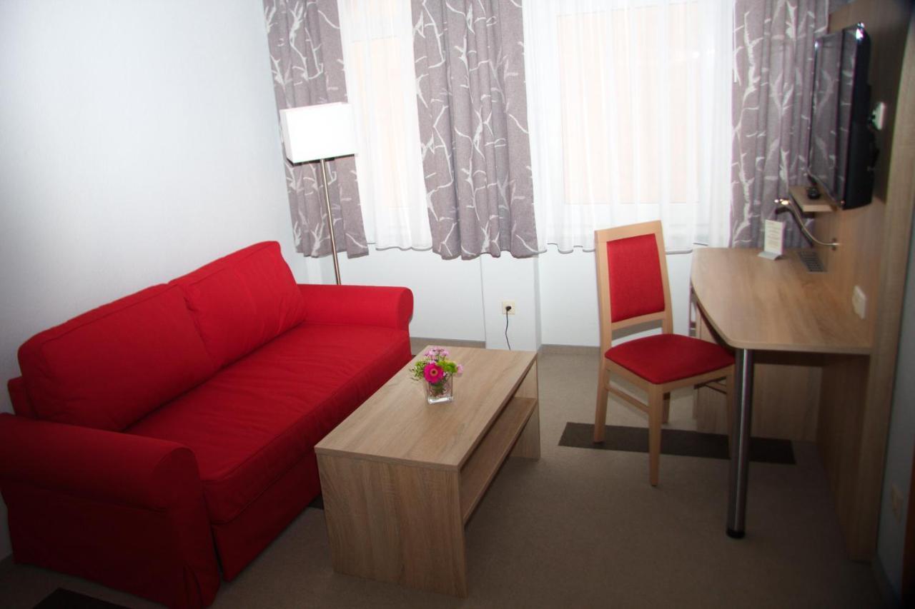 Stichwehs Hotel Am Bahnhof Elze Exterior photo