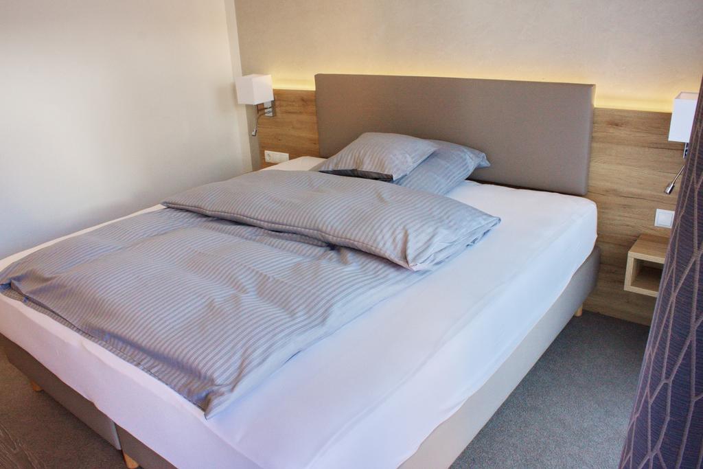 Stichwehs Hotel Am Bahnhof Elze Exterior photo